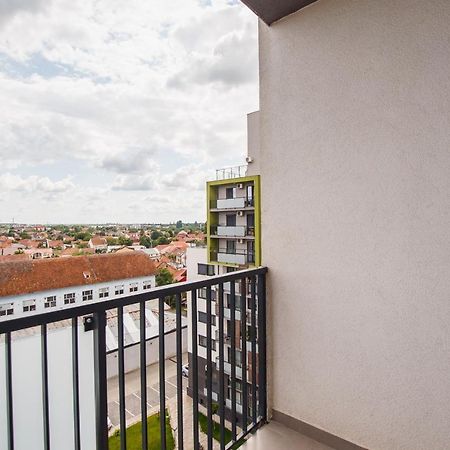 Sunny View 2 Bedroom Central Apartment Oradea Exterior photo